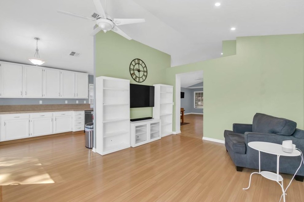 256 Arlington Cir, Woodland CA  95695-2878 exterior