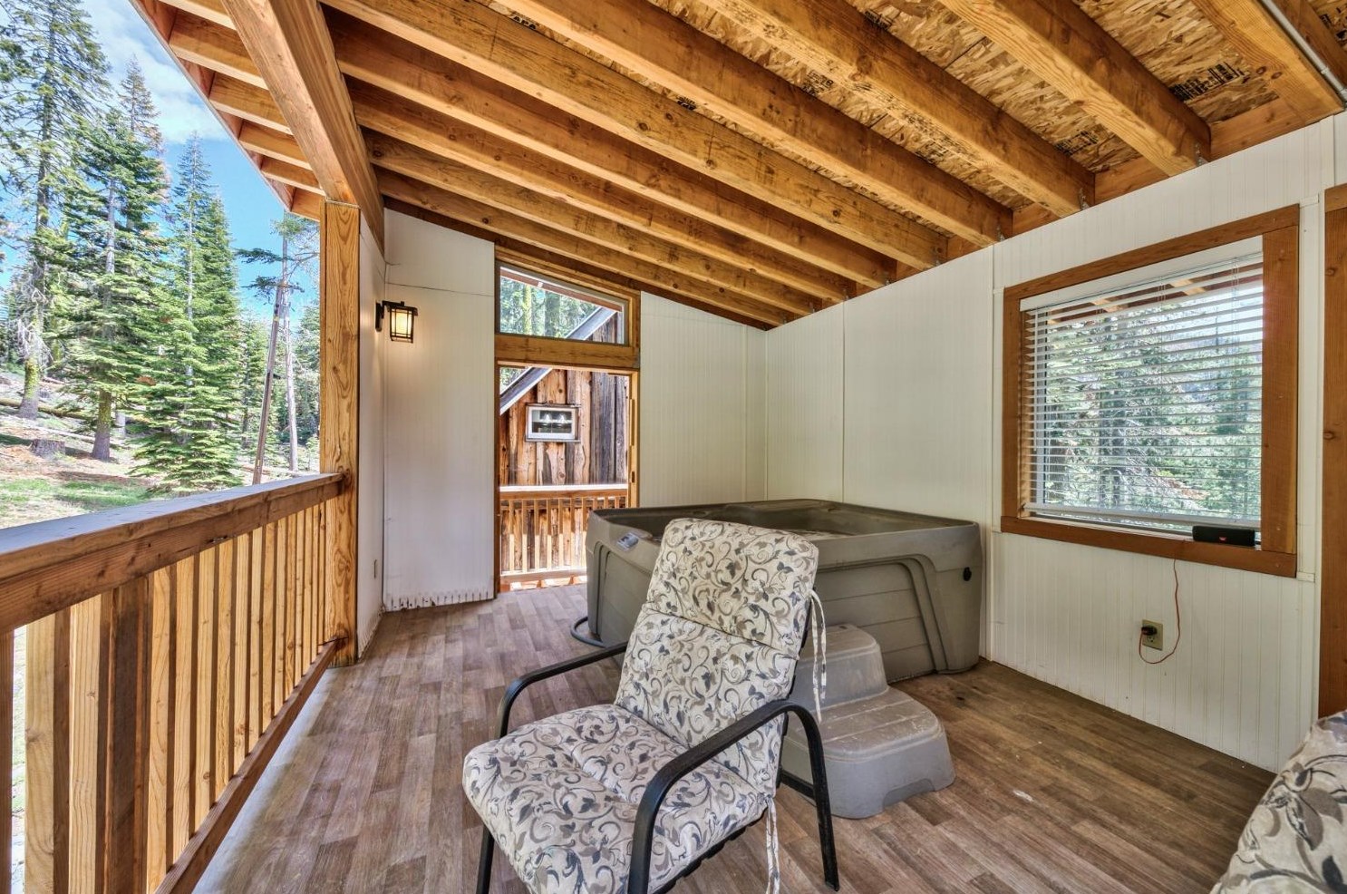 20625 Us Hwy 50, South Lake Tahoe CA  96150-5262 exterior