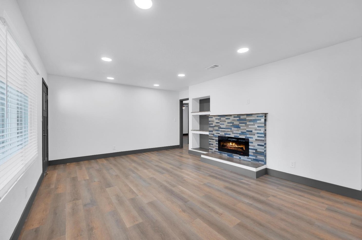 7421 Circle Pkwy, Sacramento CA  95823-3125 exterior