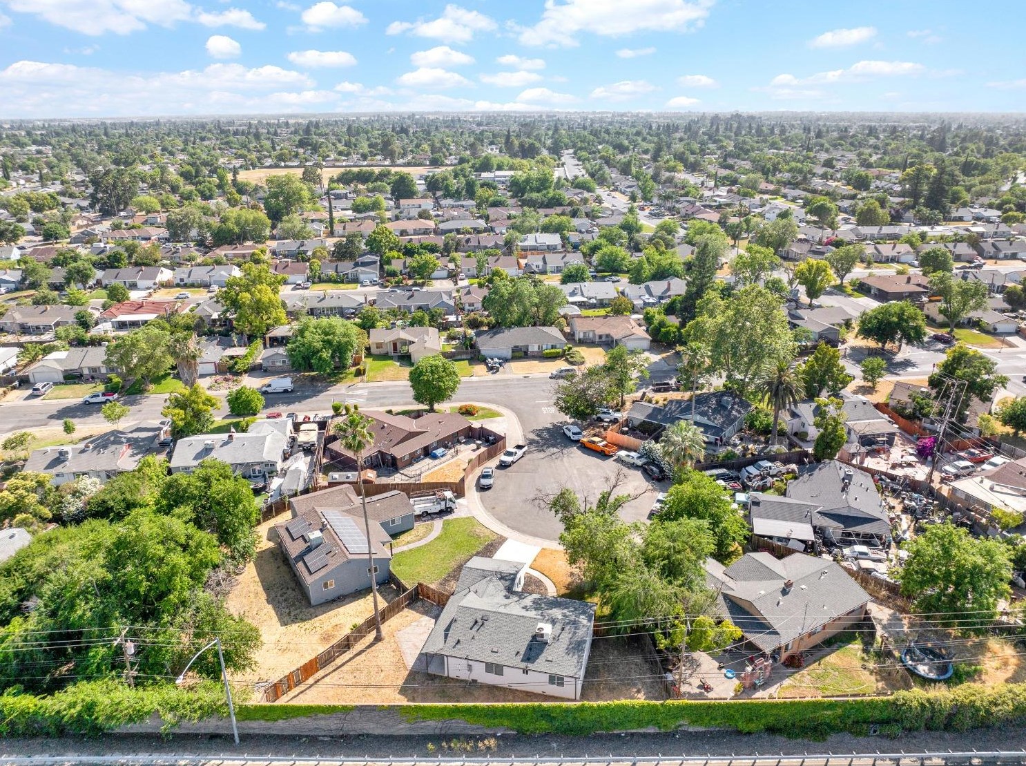 7421 Circle Pkwy, Sacramento CA  95823-3125 exterior