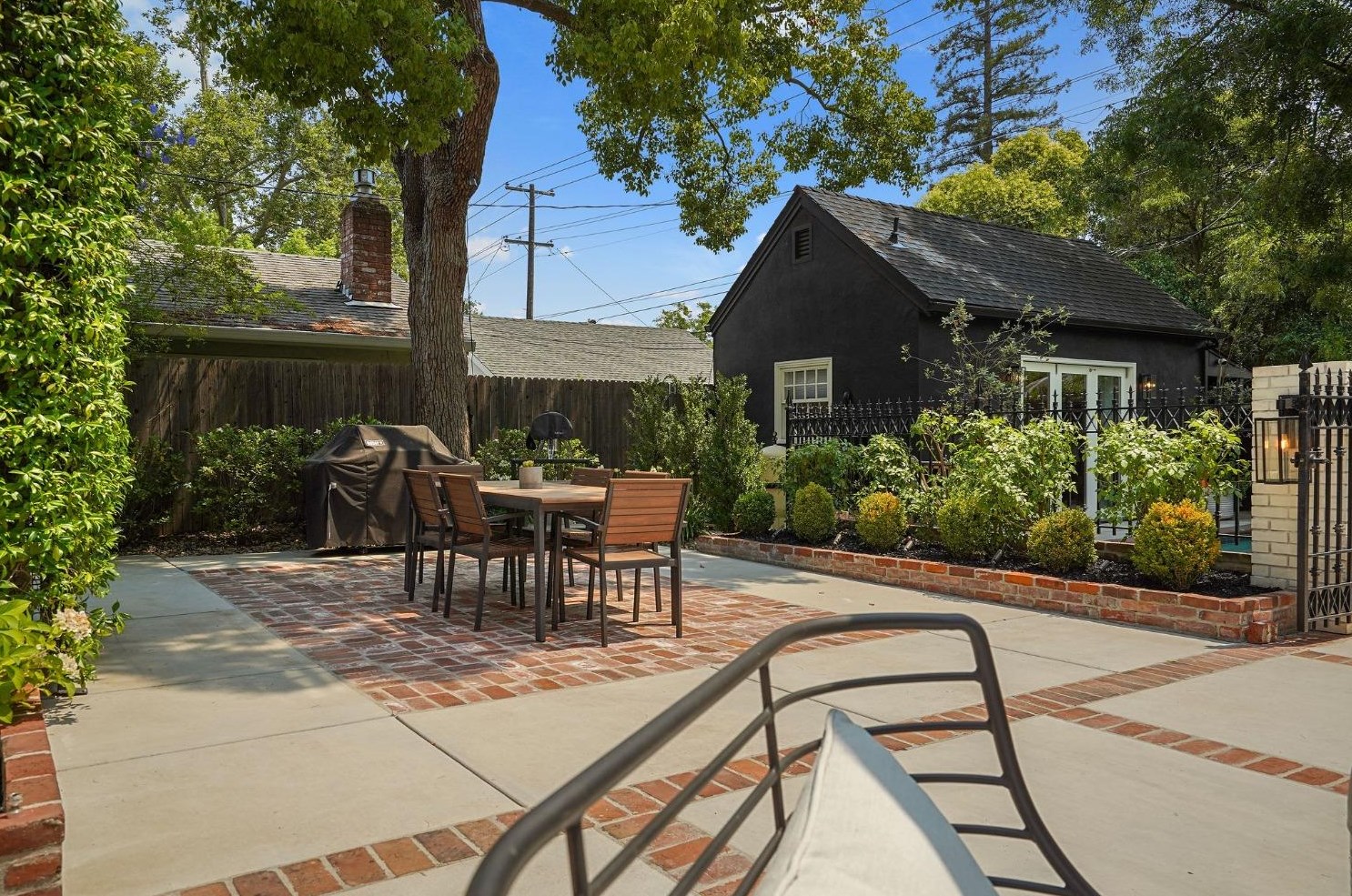 1107 47th St, Sacramento CA  95819-3703 exterior