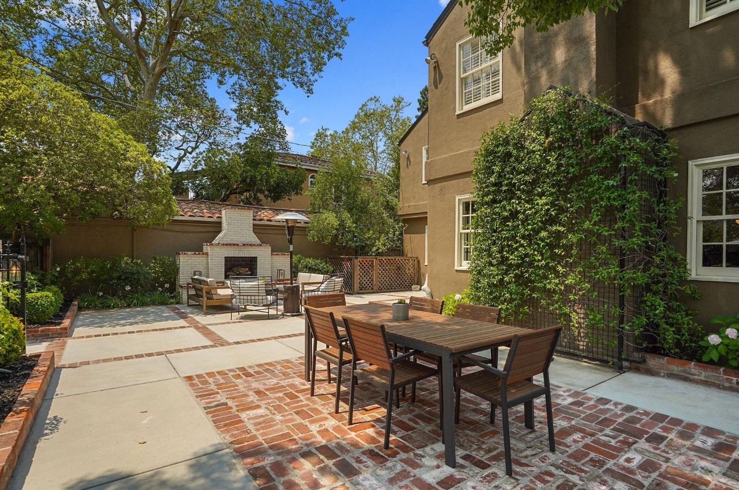 1107 47th St, Sacramento CA  95819-3703 exterior