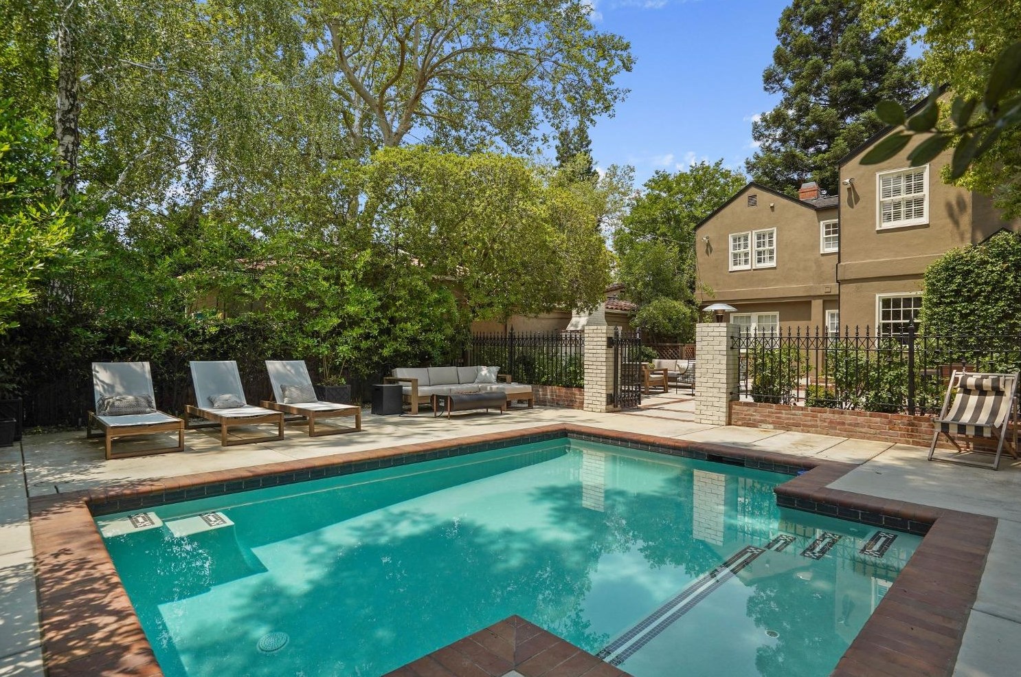 1107 47th St, Sacramento CA  95819-3703 exterior