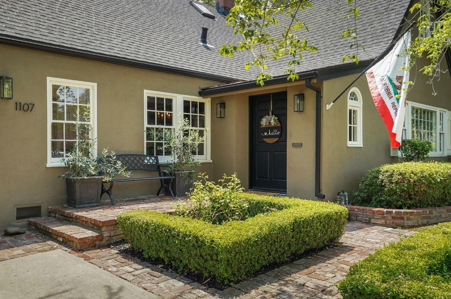 1107 47th St, Sacramento CA  95819-3703 exterior