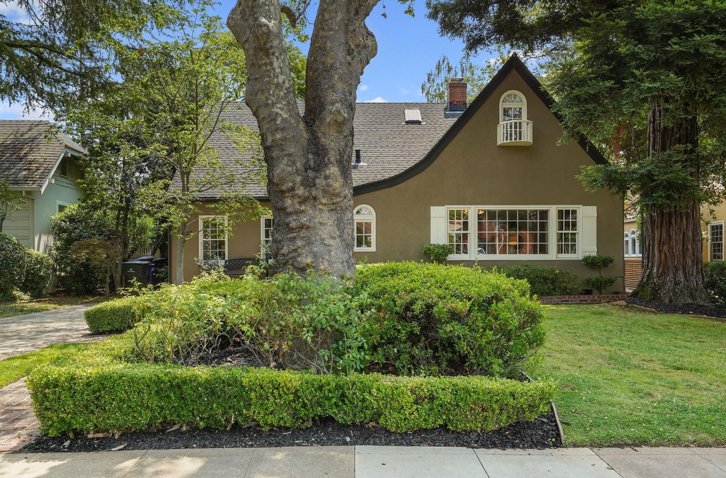 1107 47th St, Sacramento CA  95819-3703 exterior