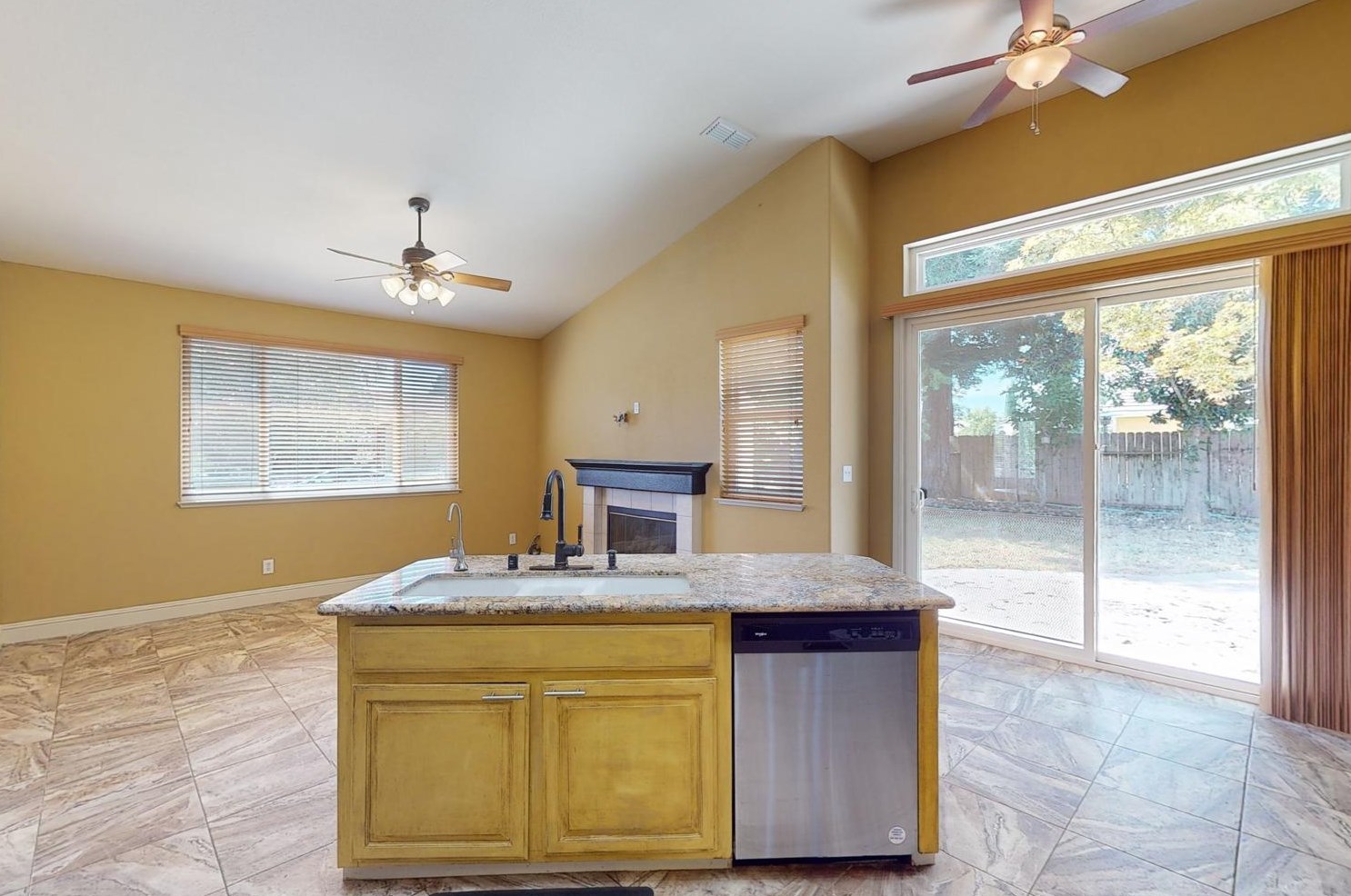 595 Millfront Ave, Yuba City CA 95991-8301 exterior