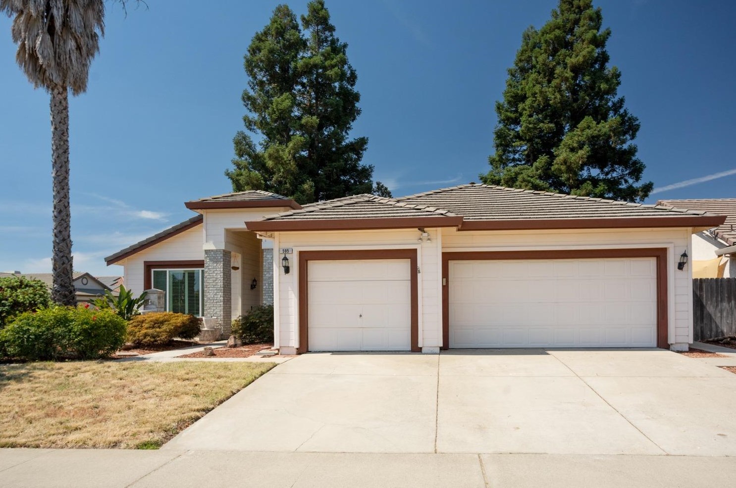 595 Millfront Ave, Yuba City CA 95991-8301 exterior