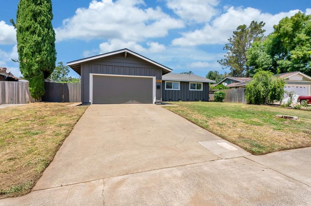 10487 Ambassador Dr, Rancho Cordova CA  95670-2278 exterior