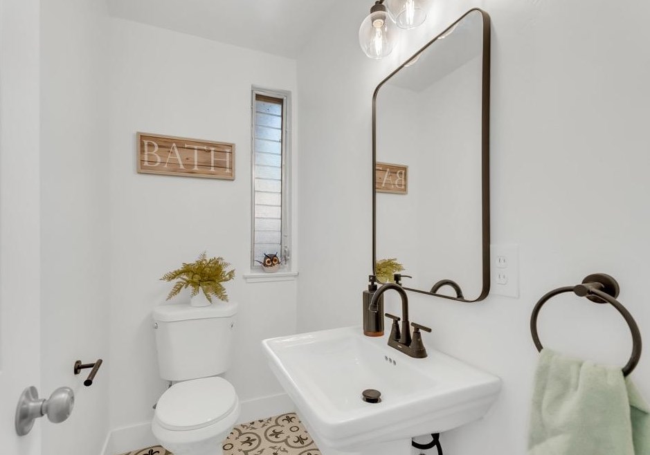 10487 Ambassador Dr, Rancho Cordova CA  95670-2278 exterior