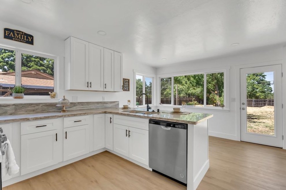 10487 Ambassador Dr, Rancho Cordova CA  95670-2278 exterior