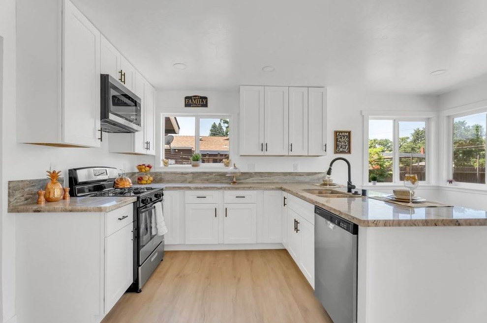 10487 Ambassador Dr, Rancho Cordova CA  95670-2278 exterior