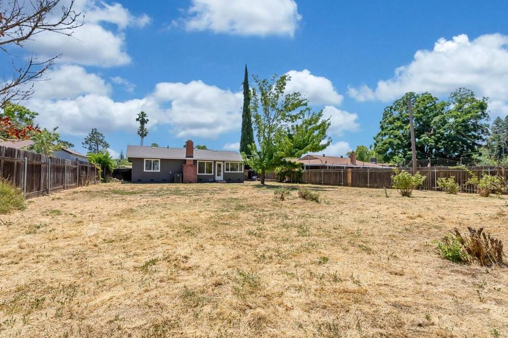 10487 Ambassador Dr, Rancho Cordova CA  95670-2278 exterior