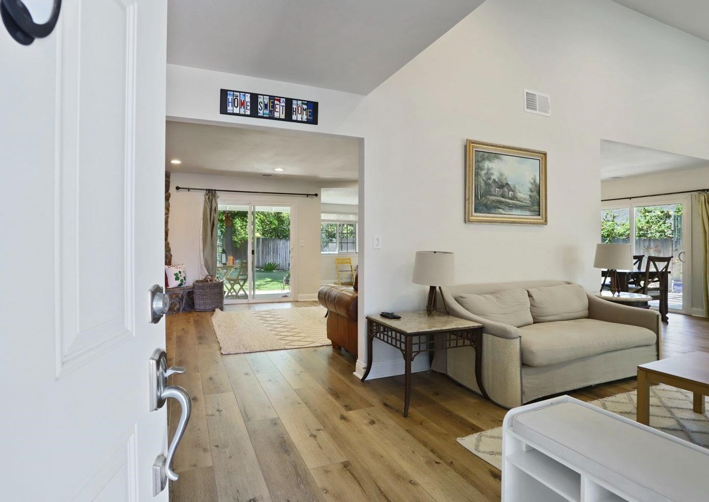 6785 Land Park Dr, Sacramento CA  95831-2879 exterior