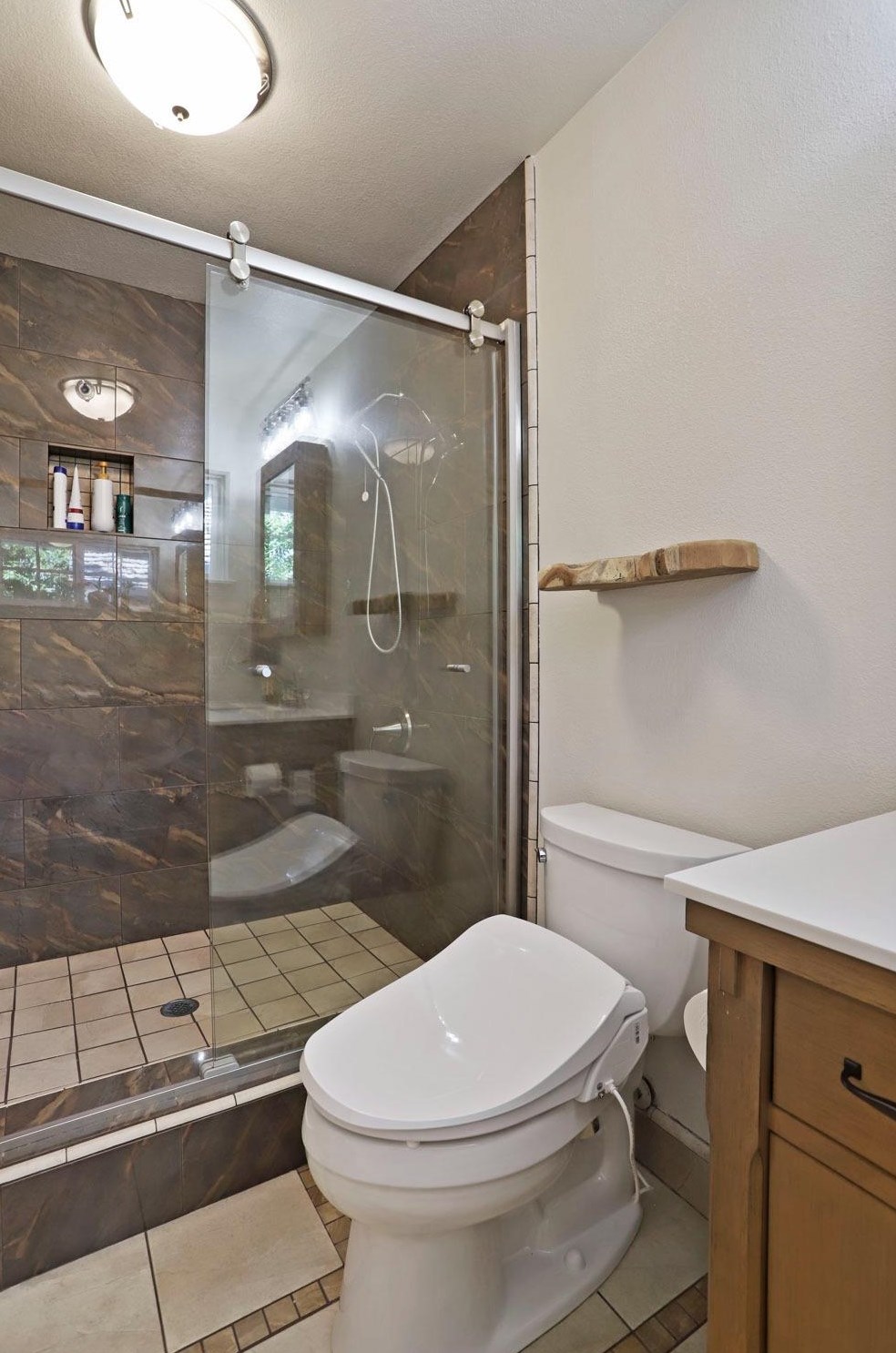6785 Land Park Dr, Sacramento CA  95831-2879 exterior