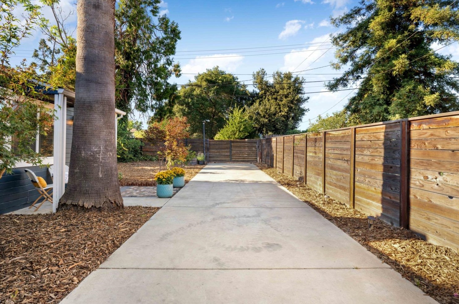 3042 7th Ave, Sacramento CA  95817-3267 exterior