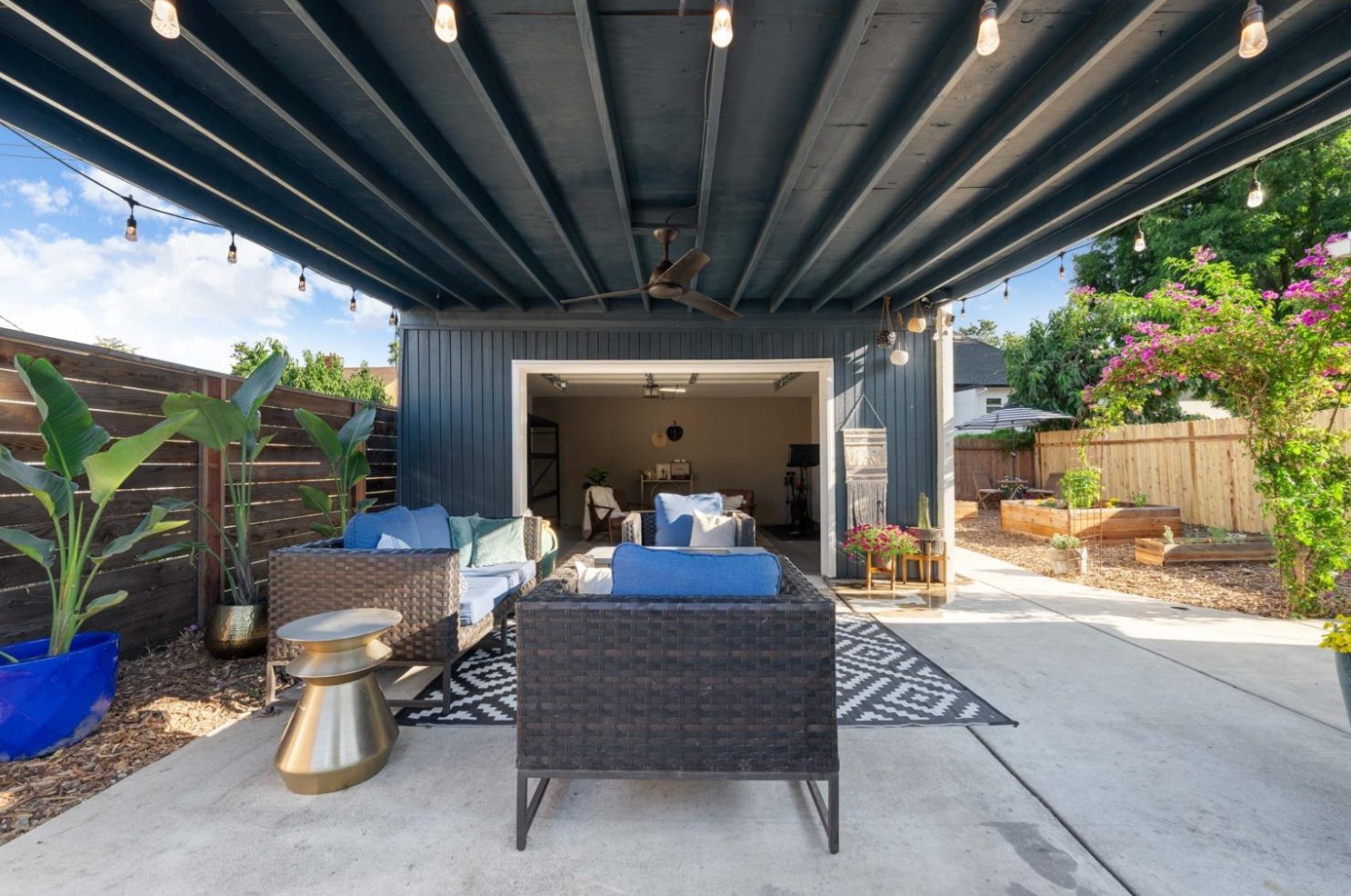 3042 7th Ave, Sacramento CA  95817-3267 exterior