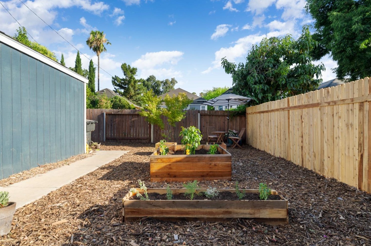 3042 7th Ave, Sacramento CA  95817-3267 exterior