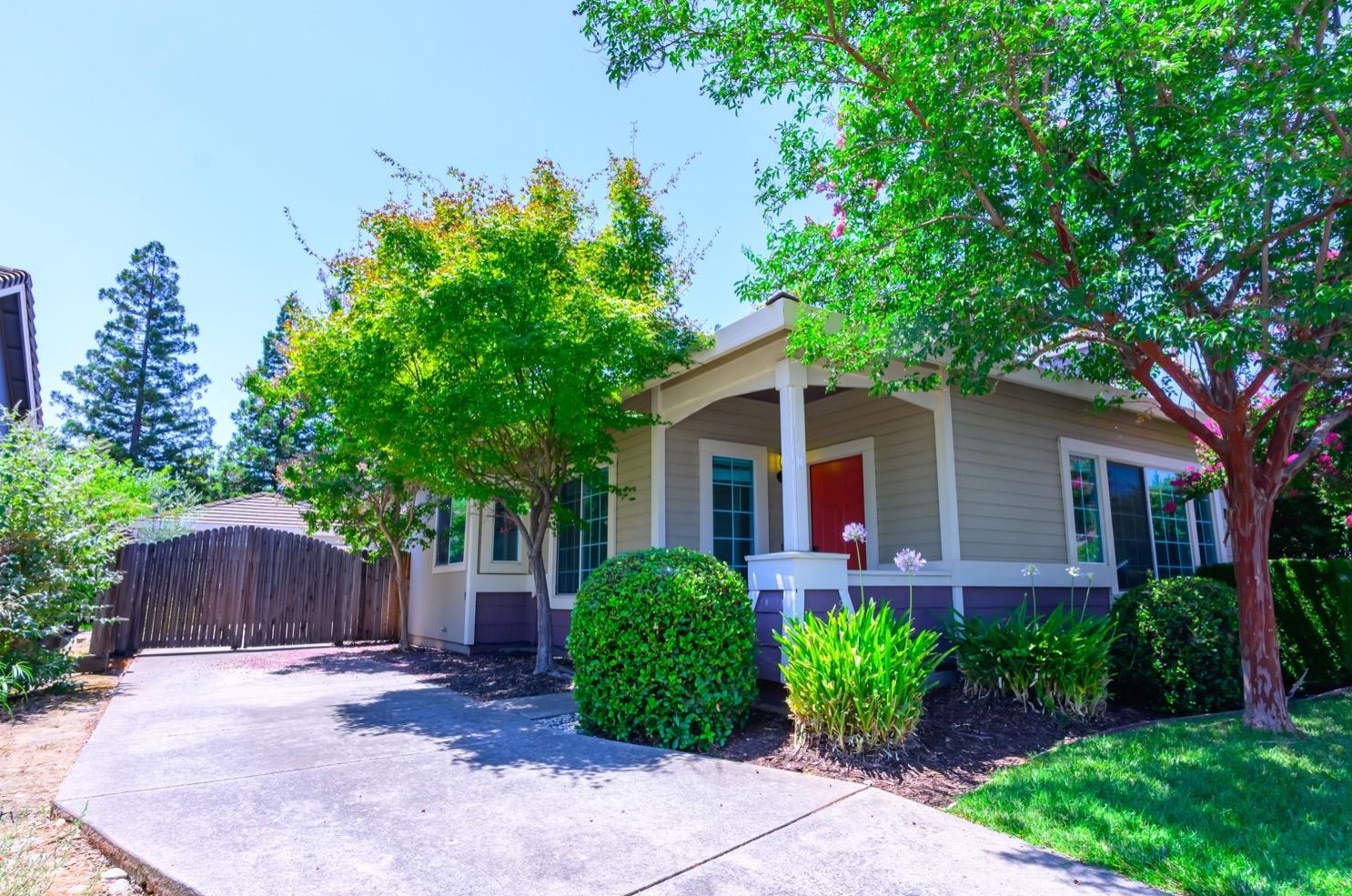 344 Parker Dr, Folsom CA  95630-7928 exterior