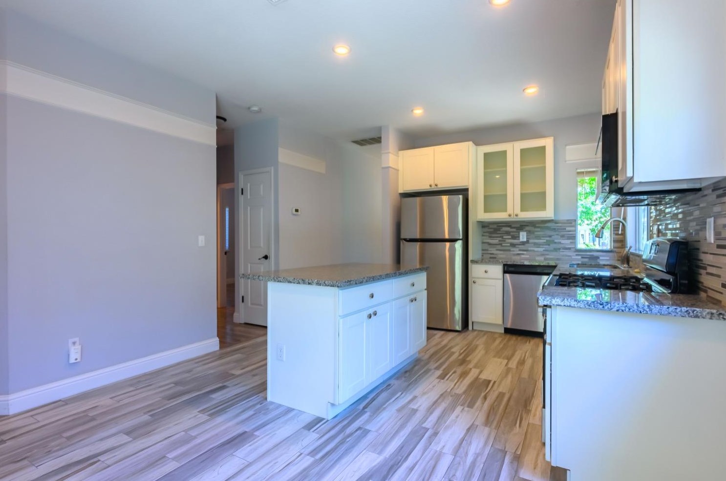 344 Parker Dr, Folsom CA  95630-7928 exterior