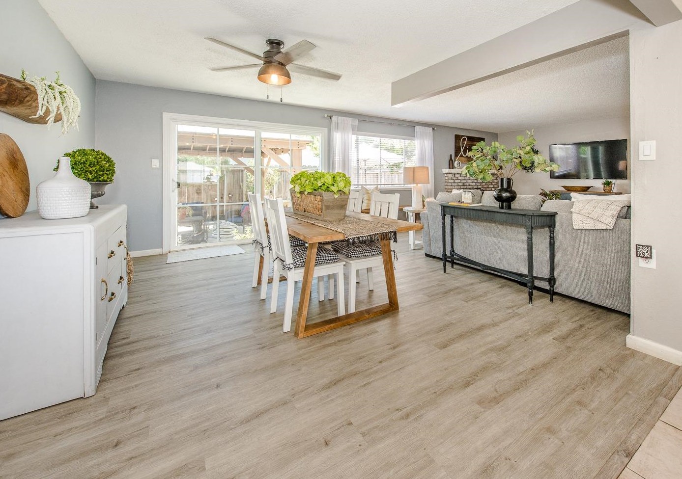 726 Gibson Rd, Woodland CA  95695-4847 exterior