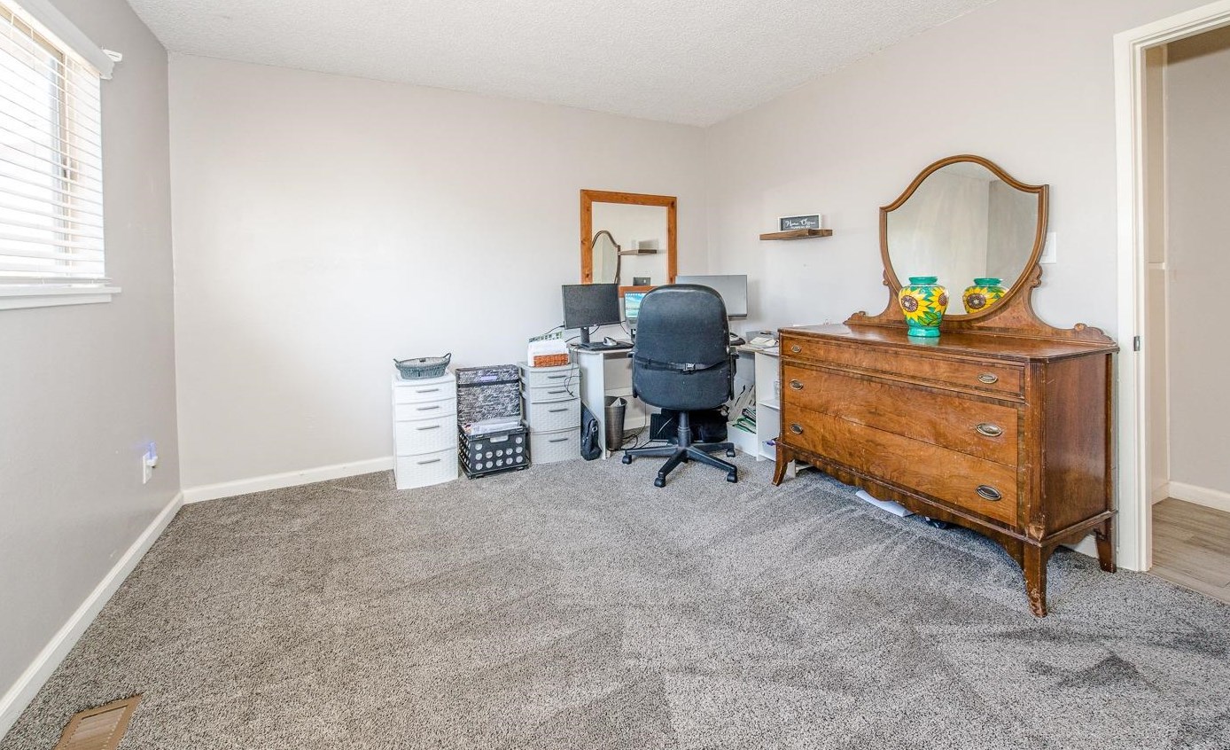 726 Gibson Rd, Woodland CA  95695-4847 exterior