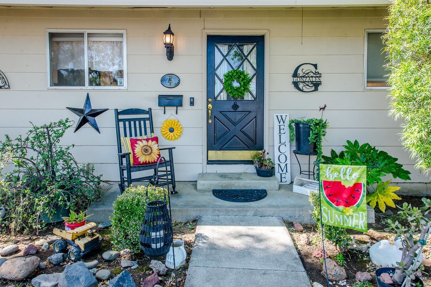 726 Gibson Rd, Woodland CA  95695-4847 exterior