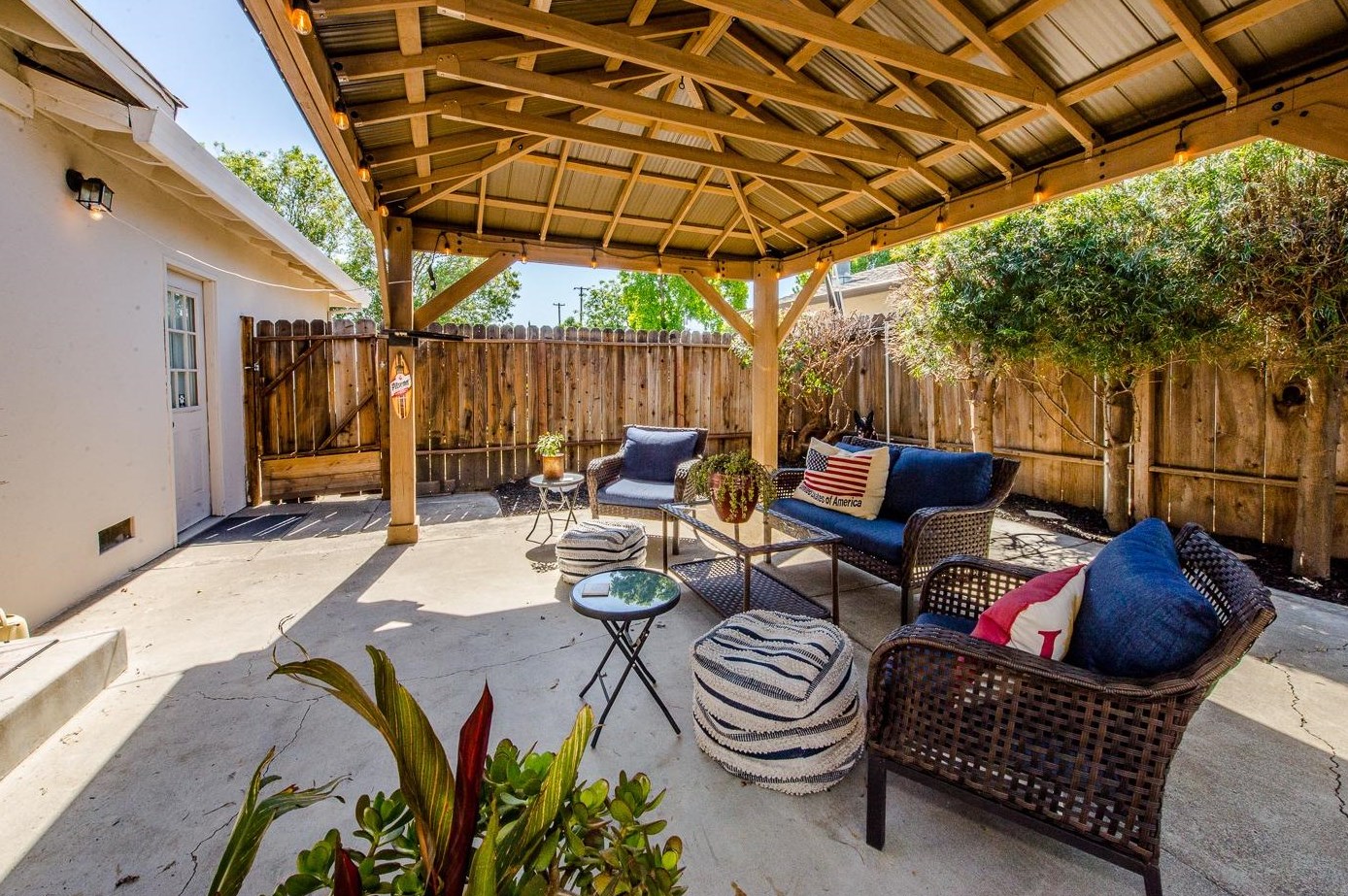 726 Gibson Rd, Woodland CA  95695-4847 exterior