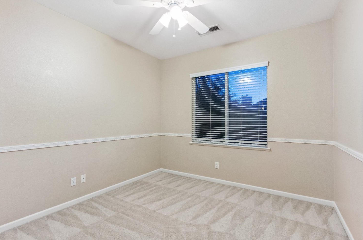 8206 Crystal Walk Cir, Elk Grove CA  95758-8081 exterior