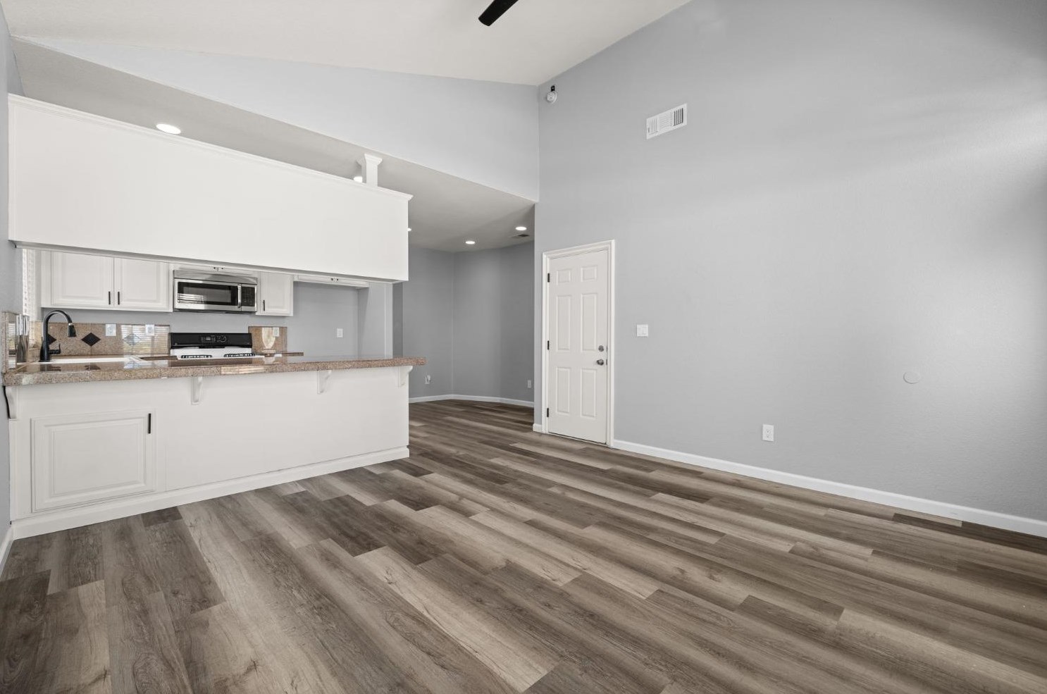 1444 Bell Ave, Sacramento CA  95838-2806 exterior