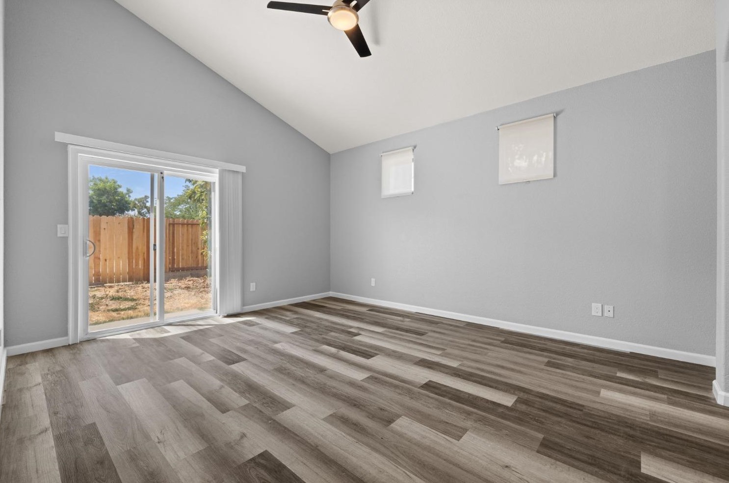 1444 Bell Ave, Sacramento CA  95838-2806 exterior