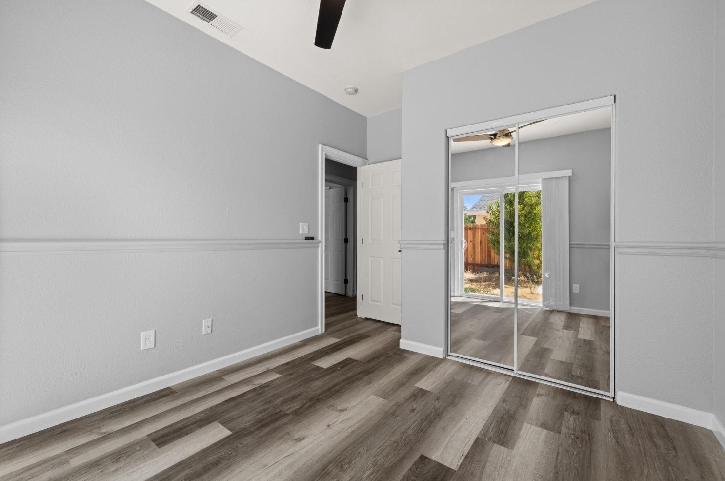 1444 Bell Ave, Sacramento CA  95838-2806 exterior
