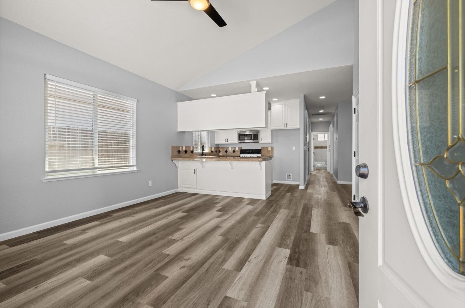1444 Bell Ave, Sacramento CA  95838-2806 exterior