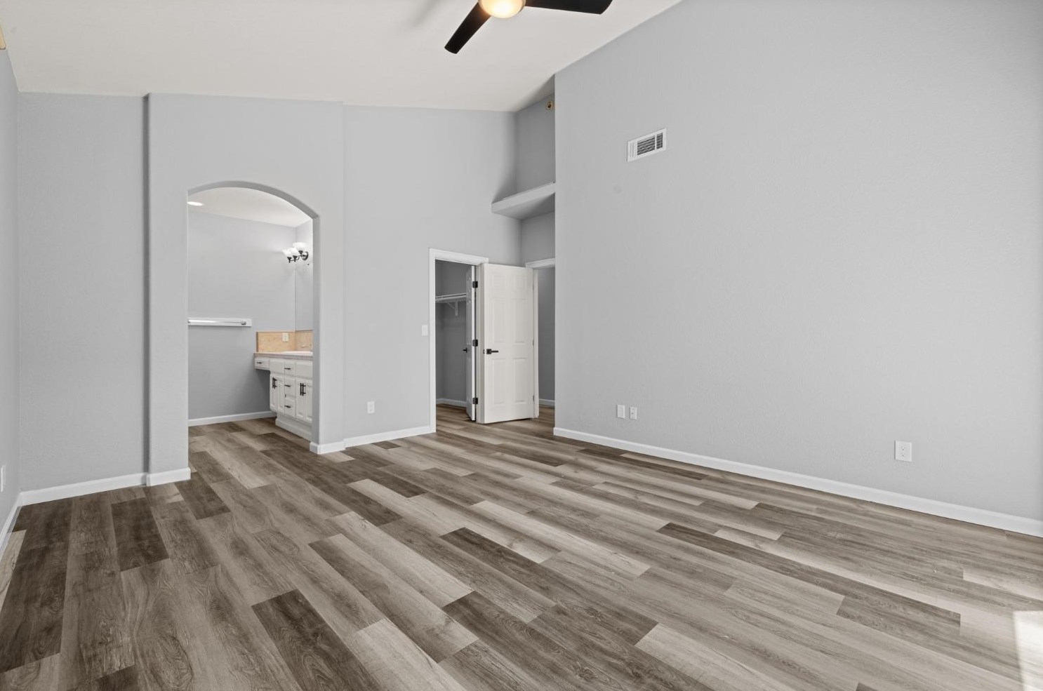1444 Bell Ave, Sacramento CA  95838-2806 exterior