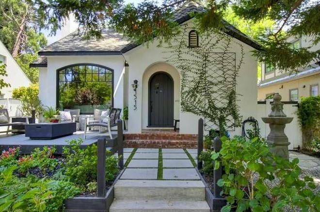 1515 41st St, Sacramento CA  95819-4042 exterior