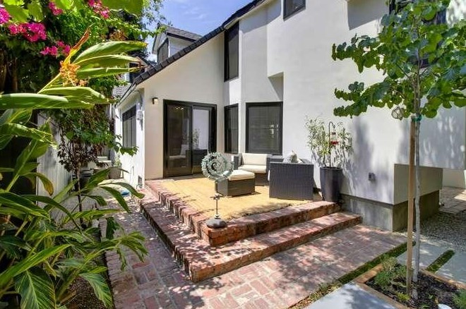 1515 41st St, Sacramento CA  95819-4042 exterior