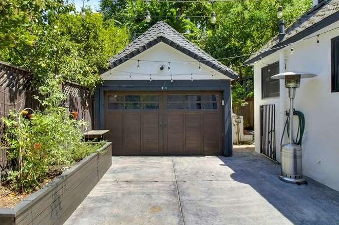 1515 41st St, Sacramento CA  95819-4042 exterior