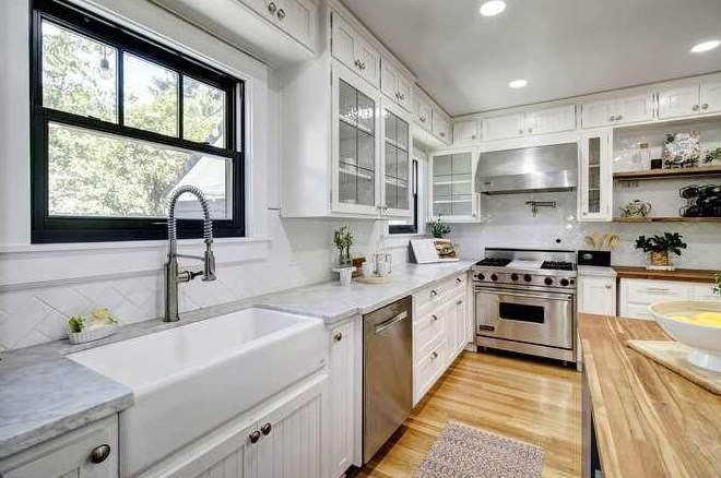 1515 41st St, Sacramento CA  95819-4042 exterior