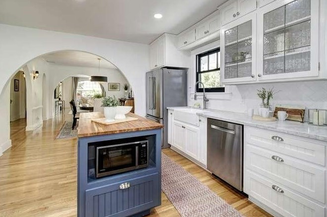 1515 41st St, Sacramento CA  95819-4042 exterior