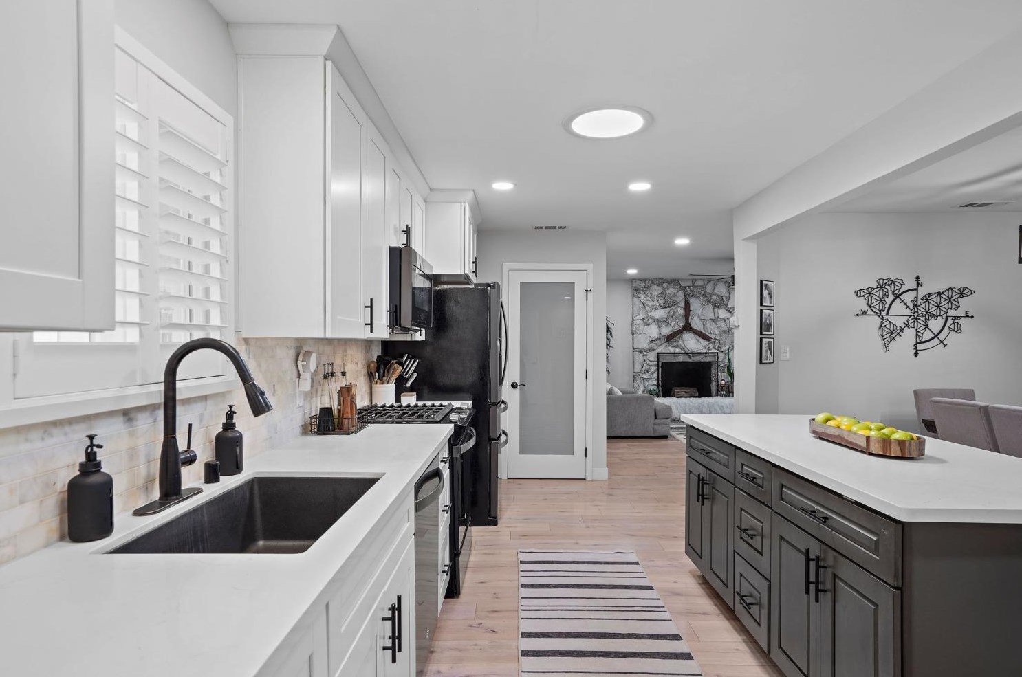 6290 14th St, Sacramento CA  95831-1806 exterior