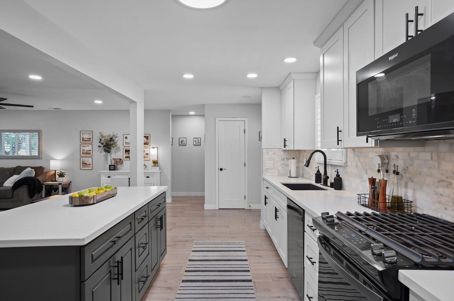 6290 14th St, Sacramento CA  95831-1806 exterior