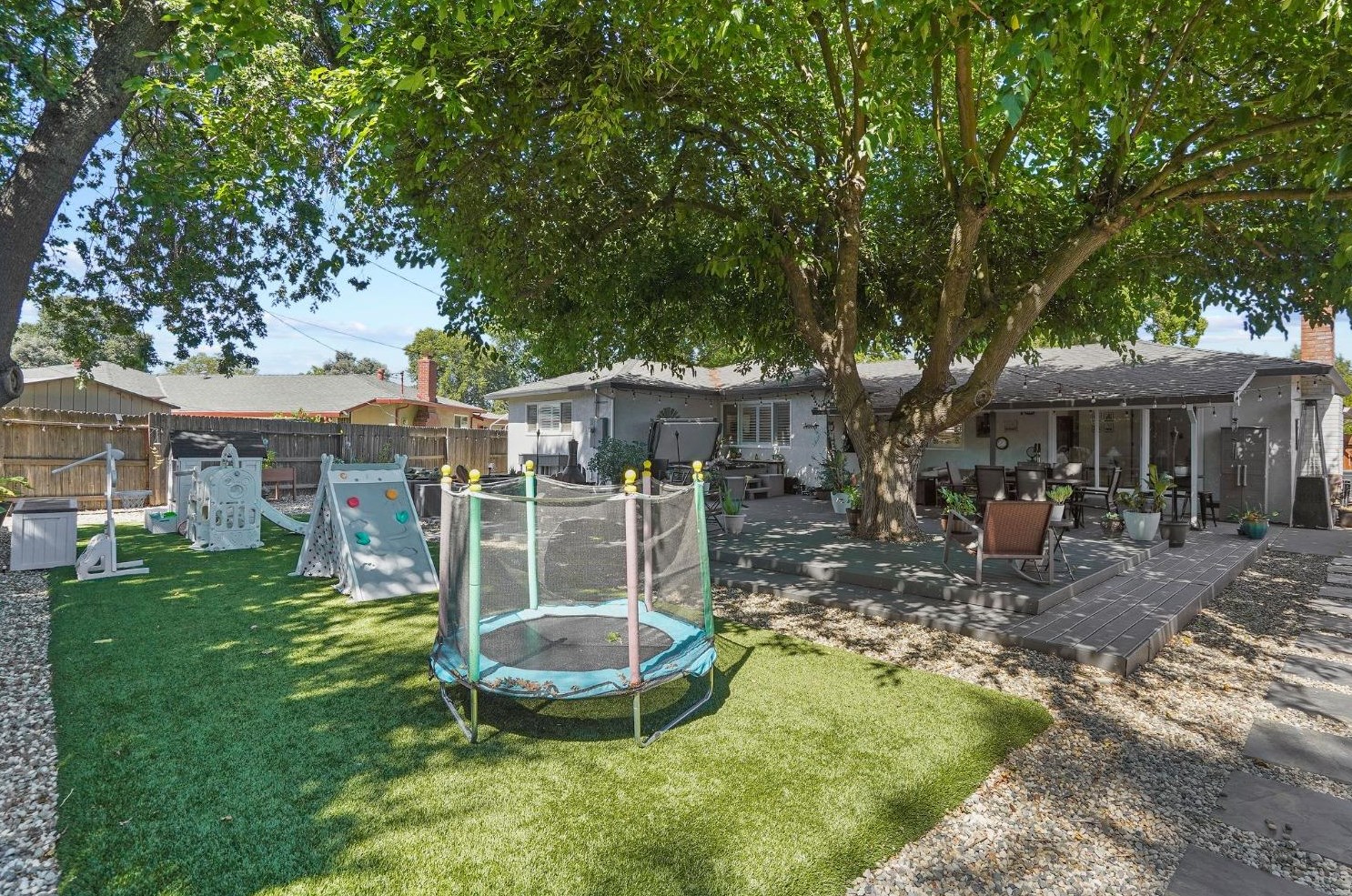 6290 14th St, Sacramento CA  95831-1806 exterior