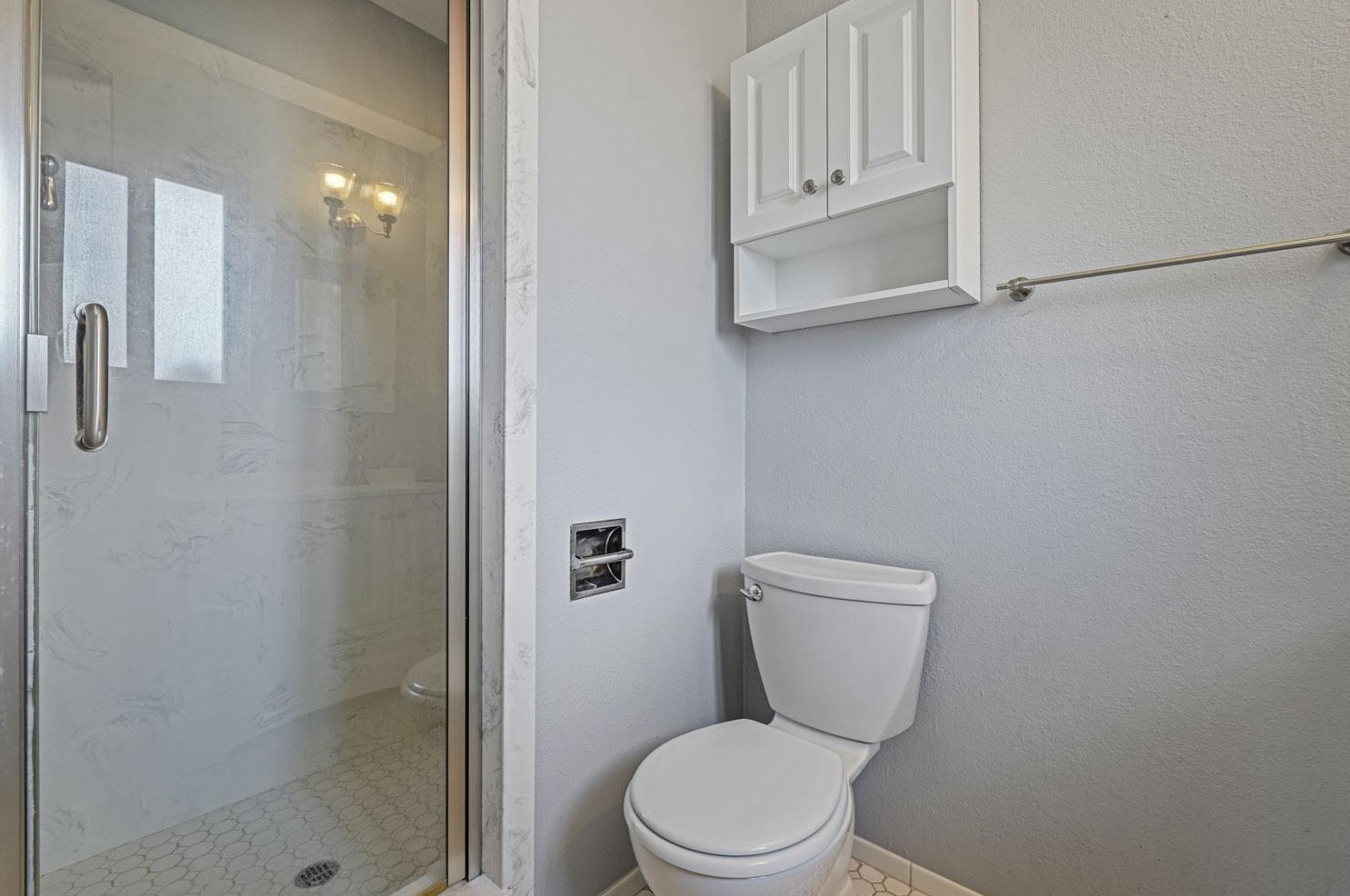 2441 El Camino Dr, Turlock CA  95380-3609 exterior