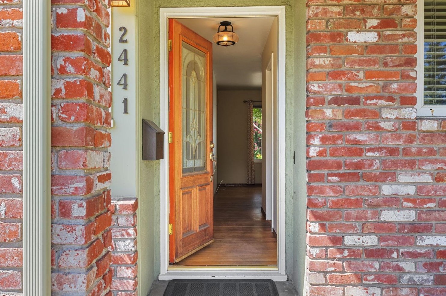 2441 El Camino Dr, Turlock CA  95380-3609 exterior