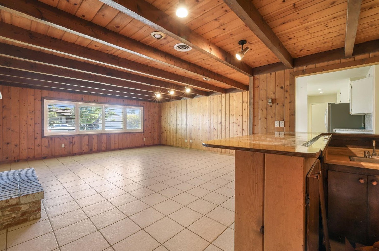 2441 El Camino Dr, Turlock CA  95380-3609 exterior