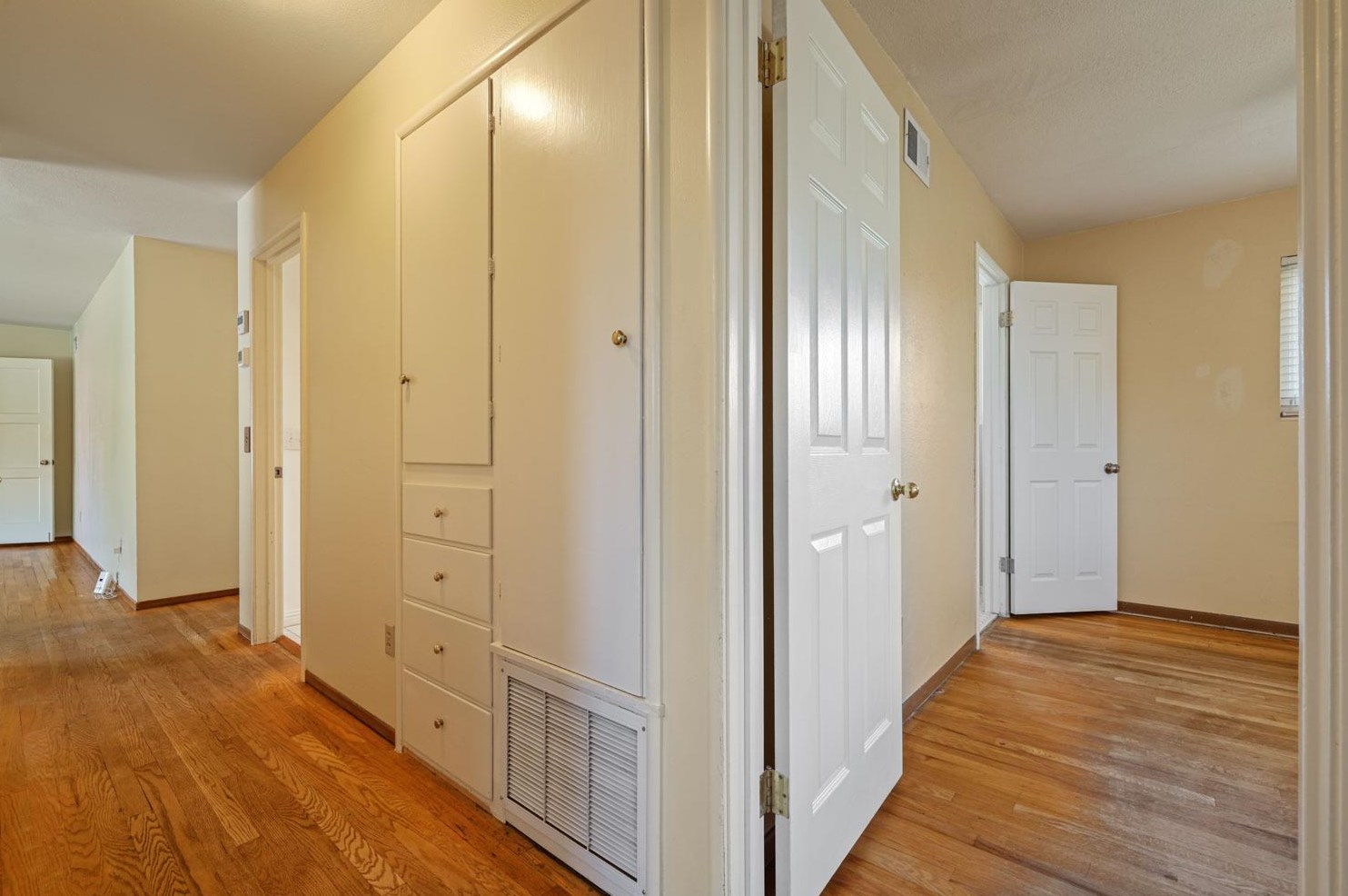 2441 El Camino Dr, Turlock CA  95380-3609 exterior