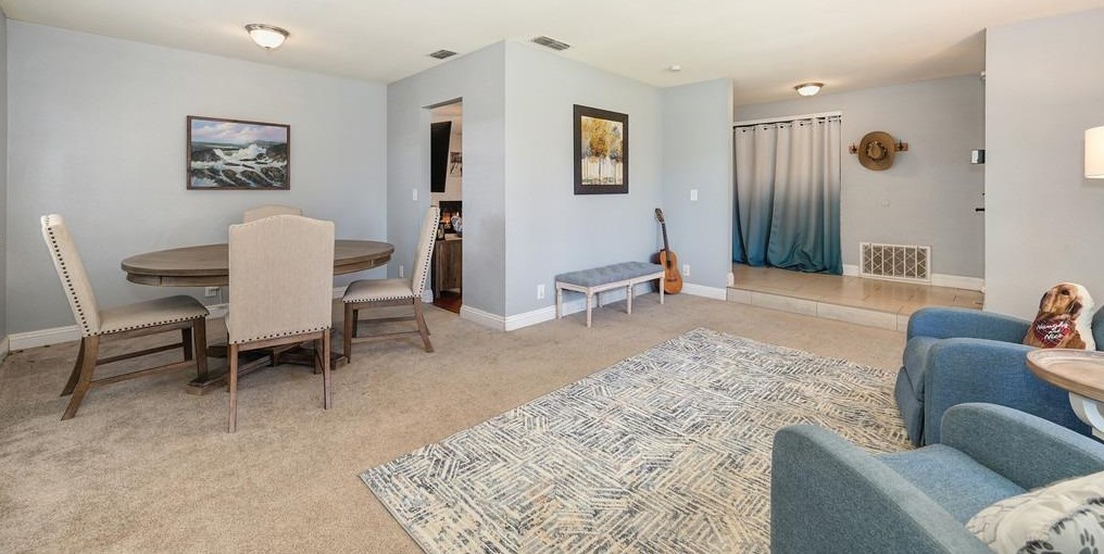 2919 Camarillo Dr, Sacramento CA  95833-1732 exterior