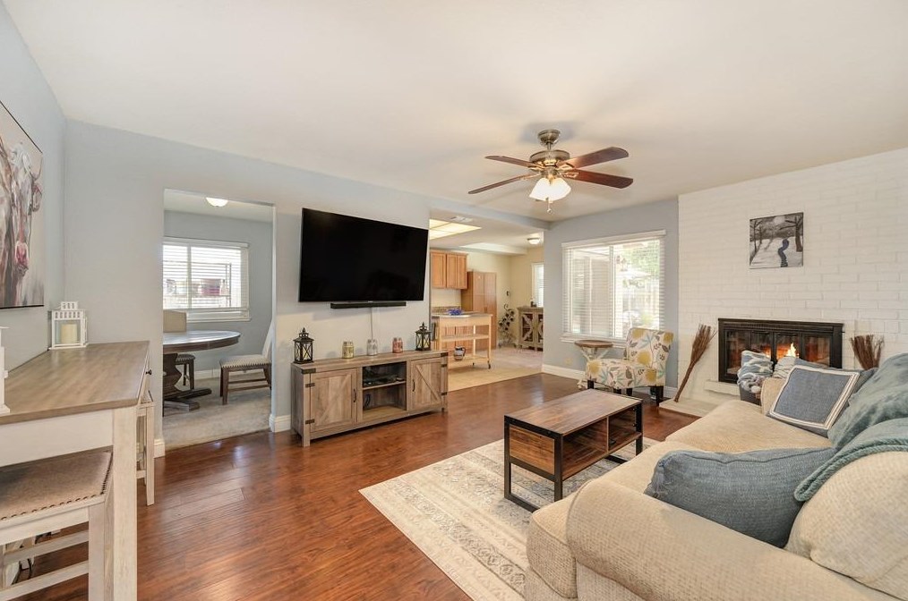 2919 Camarillo Dr, Sacramento CA  95833-1732 exterior