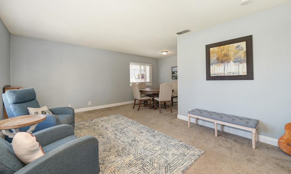 2919 Camarillo Dr, Sacramento CA  95833-1732 exterior