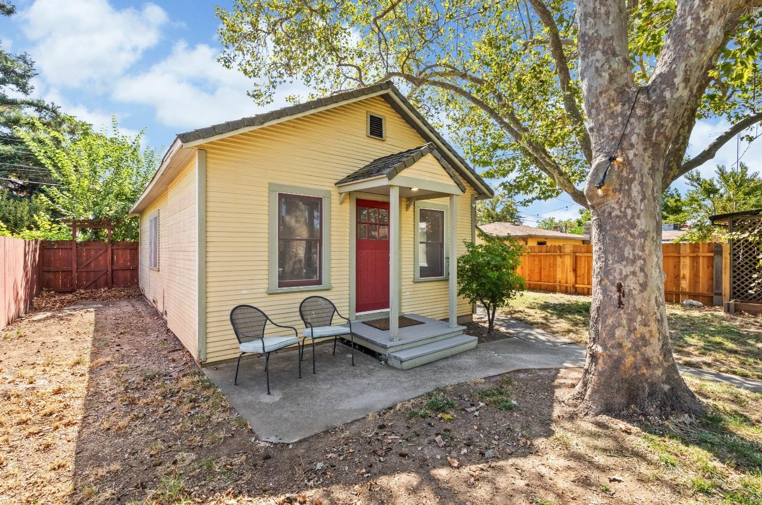 4425 54th St, Sacramento CA  95820-4142 exterior