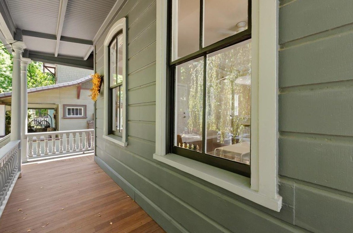 504 T St, Sacramento CA  95811-6916 exterior